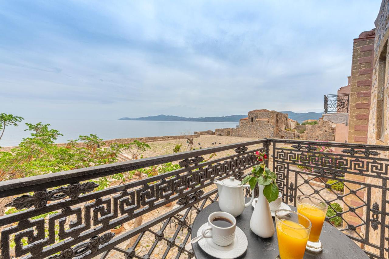 Guesthouse Kellia โมเน็มวาซี ภายนอก รูปภาพ