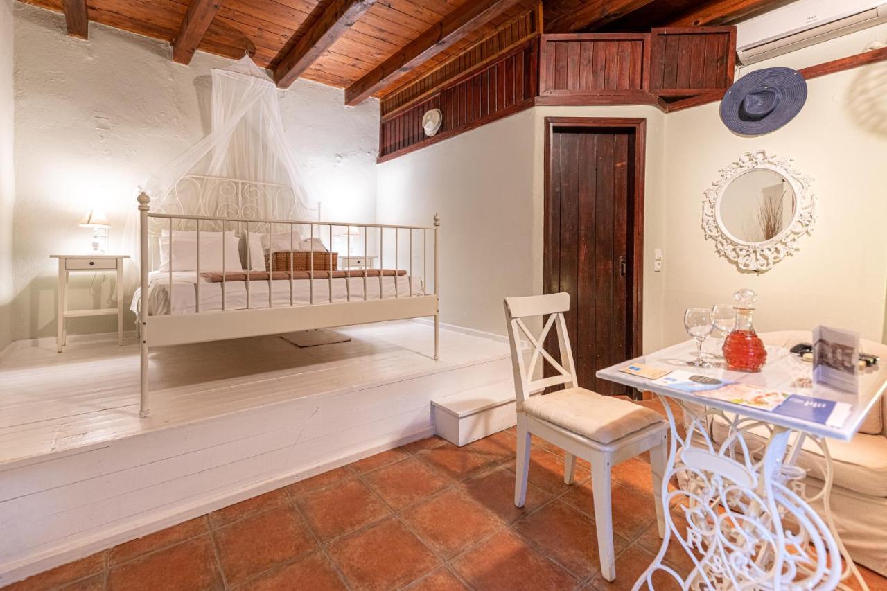 Guesthouse Kellia โมเน็มวาซี ภายนอก รูปภาพ